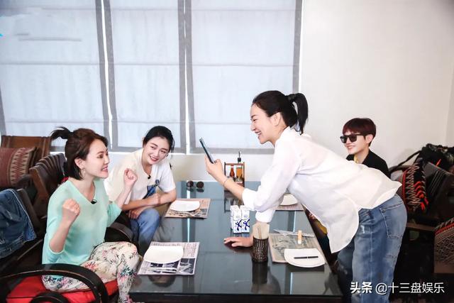 小s阿雅:你认为大小S、范晓萱阿雅四姐妹的感情怎么样？真的有那么好吗？