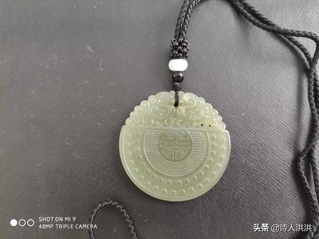 透闪石玉基本知识,是带有透闪石的玉统称和田玉吗？