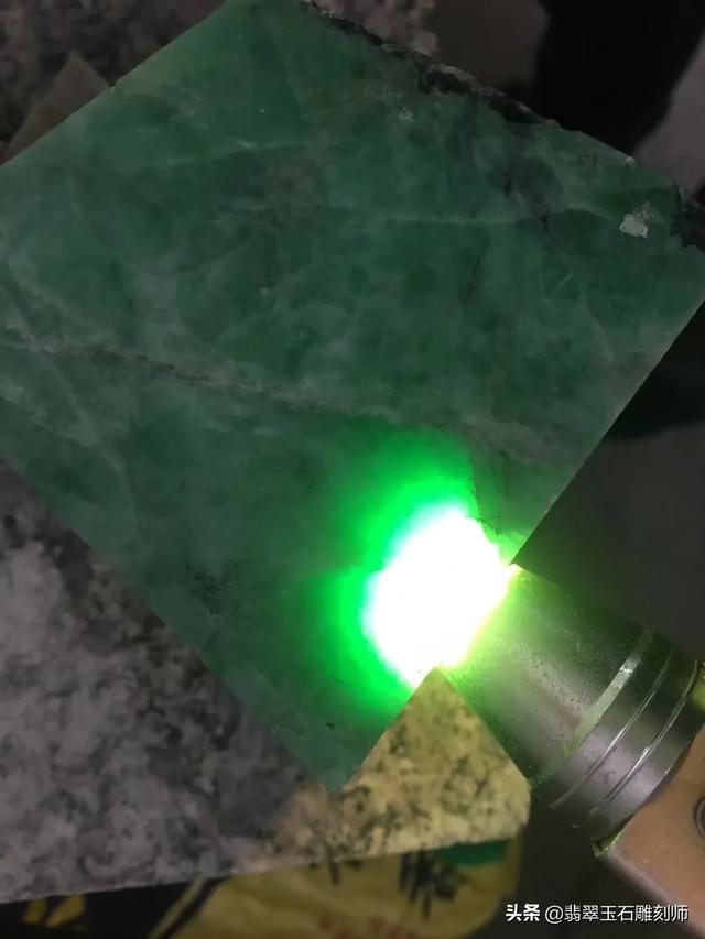 翡翠黑皮料是哪个场口,莫湾基铁锈皮一般出什么料子？