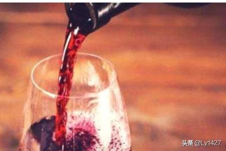 红酒开瓶后能保存多久，葡萄酒开瓶后喝不完，还能保存多久如何保存