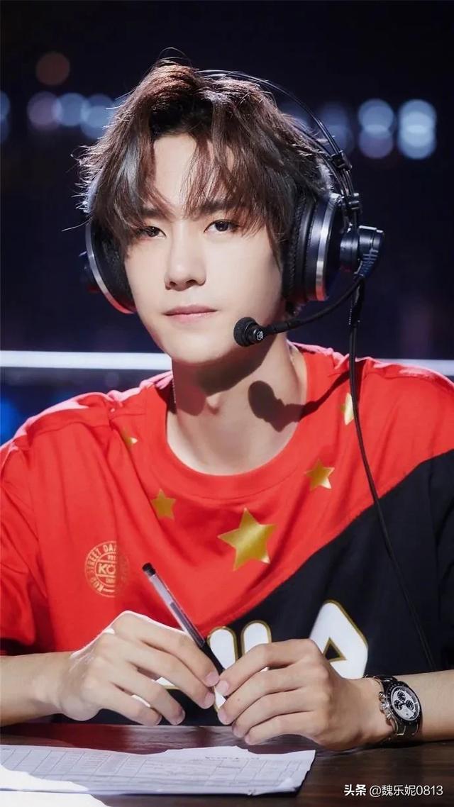 千玺微信:你们在<a href=https://maguai.com/list/55-0-0.html target=_blank class=infotextkey><a href=https://maguai.com/list/55-0-0.html target=_blank class=infotextkey>生活</a></a>中见过那种狂热粉吗？她们都是怎么追星的？