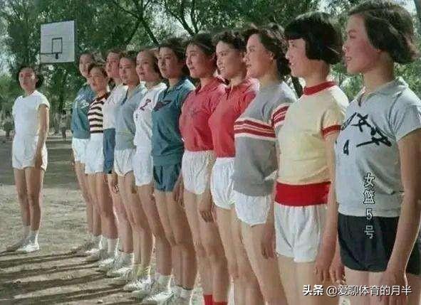 钟浠文:作为女篮首批国手，钟南山院士的妻子李少芬在女篮的水平如何？