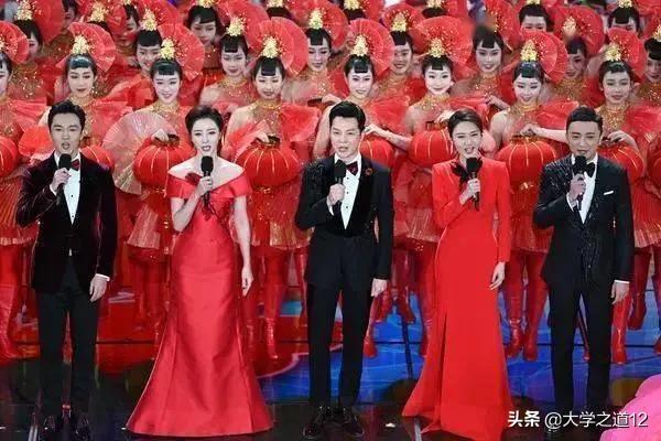 尹颂主持人:为什么《中国诗词大会》节目主持人董卿被换掉了