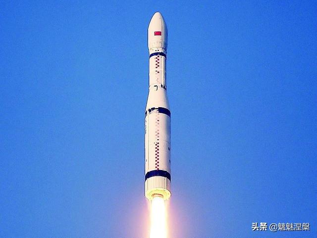 航天新长征电动汽车技术有限公司，为什么中国的火箭采用全液态助推，而没有固态助推的方案呢