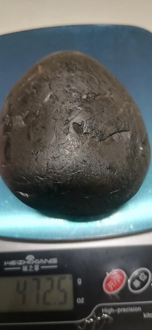 玻璃陨石有几种颜色通常所说的母石你见过吗