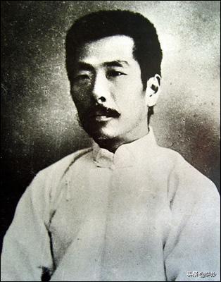 民国教师为什么待遇高？
