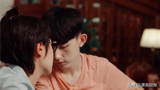 少年派 鬼头刀:《少年派》中王胜男因为林妙妙撒谎让她下跪，会不会过分了点？