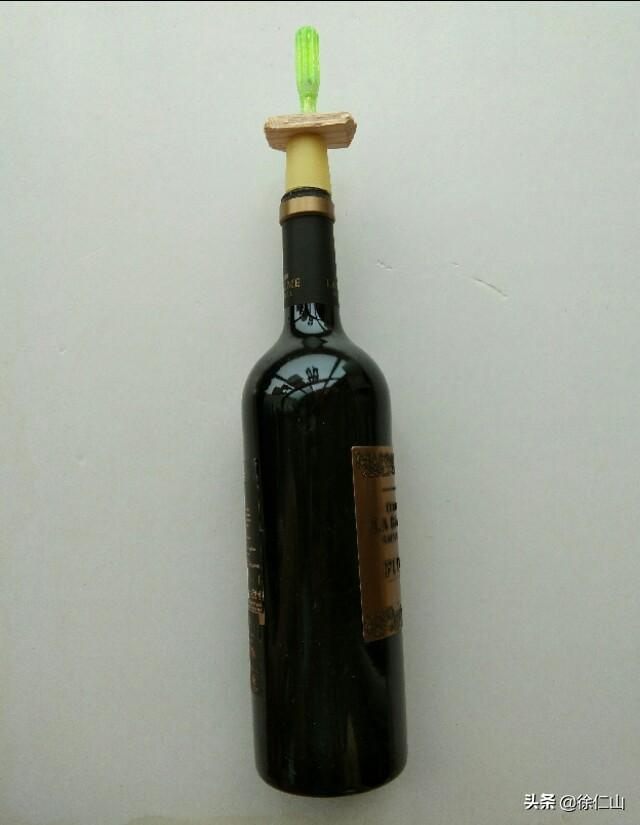 最简单开红酒方法，没有开瓶器怎么打开红酒的木塞