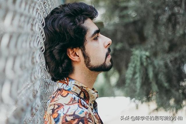 微信网名简单又好听英文男生:男生英文名，好听简单些就行？