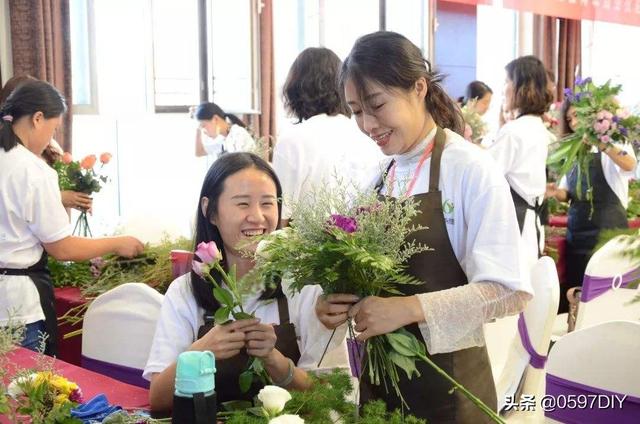 花场女孩的工作是什么，喜欢diy和做手工的女孩适合找什么工作？