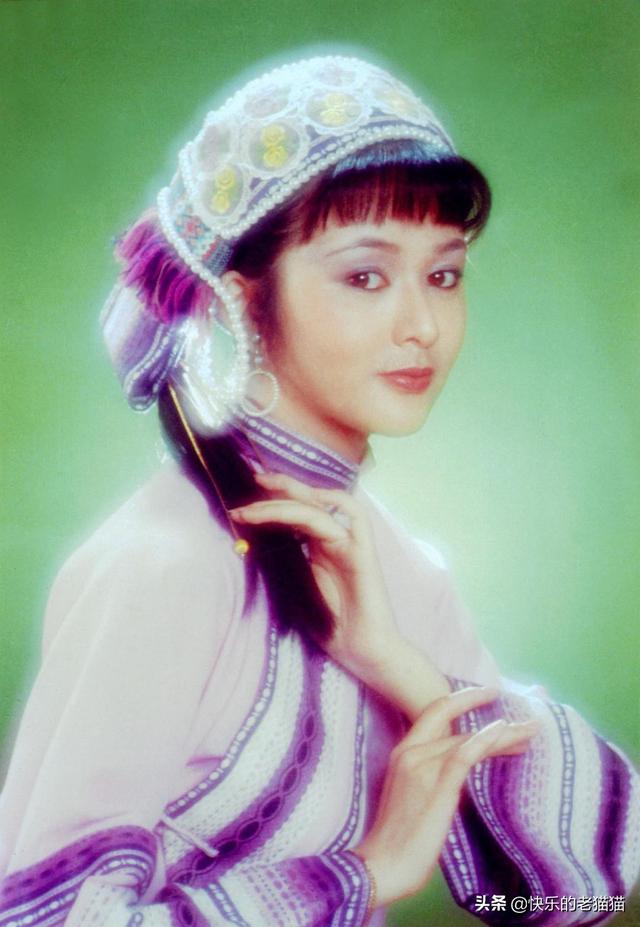 关之琳喜欢刘德华吗:用四个字形容关之琳的美貌，你会想到什么 ​​​？为什么？