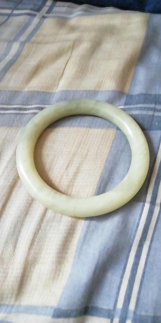 一块和田玉要盘多久才能包浆,古玉玻璃光包浆要多少年才能型成？