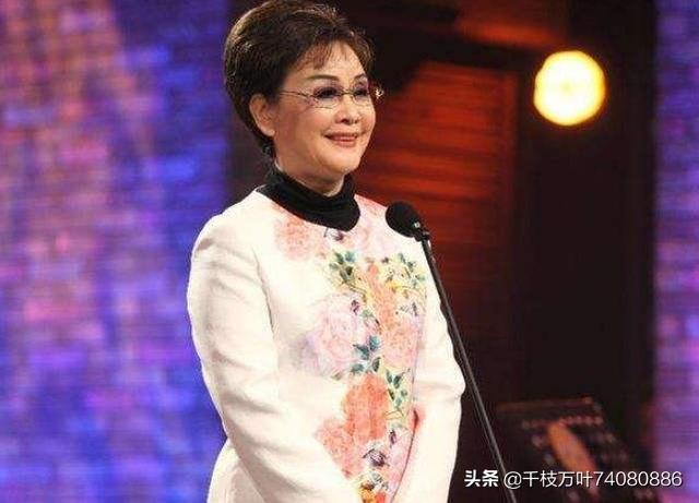 头条问答 有哪个歌手的哪首歌的哪句歌词仿佛名言 50个回答