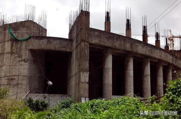 史玉柱简介:史玉柱踩着失败站起来后，为何立即宣布偿还历史债务呢？