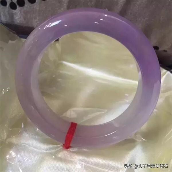 6000元春带彩手镯,春带彩的翡翠是什么档次？
