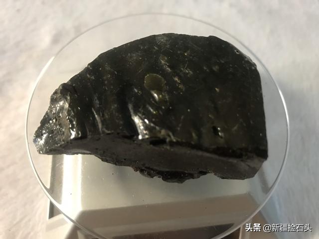 玻璃陨石功效神奇,陨石对普通百姓来说，究竟有什么实际作用？