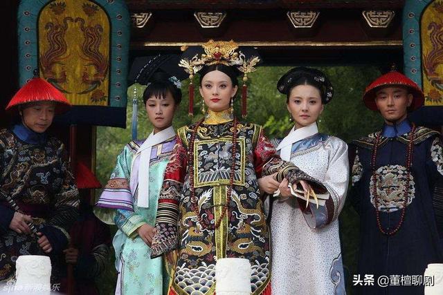 椒房之宠:为何甄嬛生完胧月执意要离宫，果郡王死后又千方百计回宫