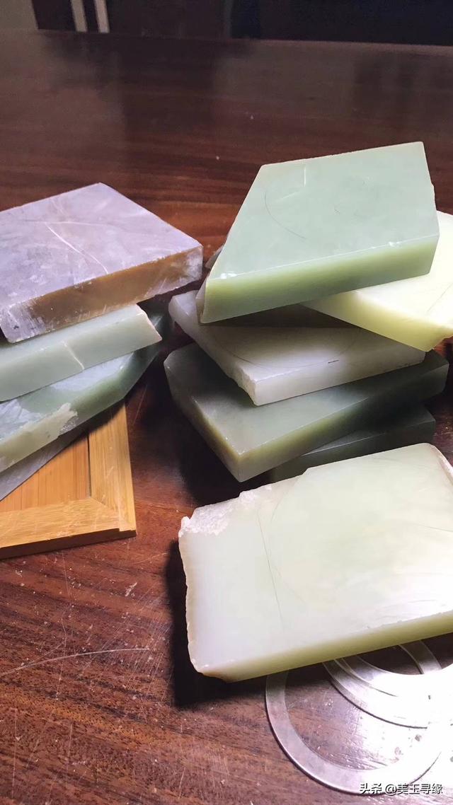 文玩鹤顶红:逛文玩市场，哪些文玩千万不能买