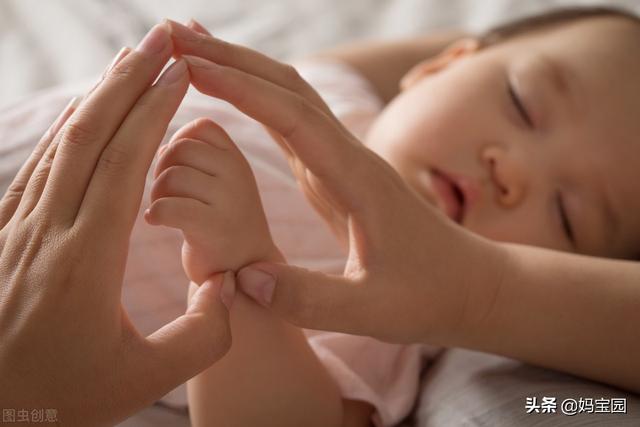 孩子晚睡的危害有多大，宝宝经常晚睡怎么办？晚睡对身体有影响吗？