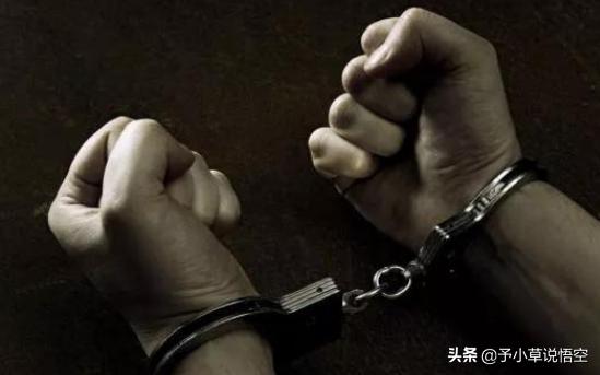 咸殷晶:苟晶人设崩了！不是学霸，而且撒谎，她还配当受害人吗？