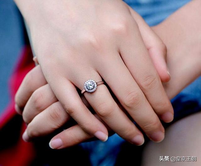 宁波钻石小鸟招聘吗:在网上买钻戒靠谱吗？可以推荐一下吗？ 宁波钻石小鸟招聘