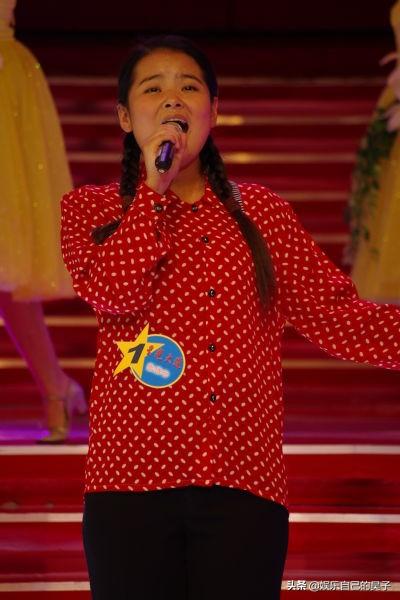 学院担任教师,同时还是山西华夏之根艺术团独唱演员)二,崔晶晶(主持人