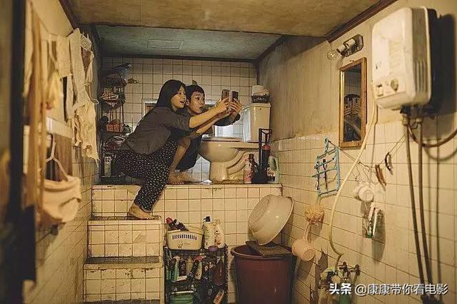 寄生虫剧情:谁看过韩国电影《寄生虫》这部片子到底在讲什么
