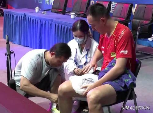 徐晨皓输给许昕无缘决赛，期间徐晨皓到场下疗伤，发生了什么？