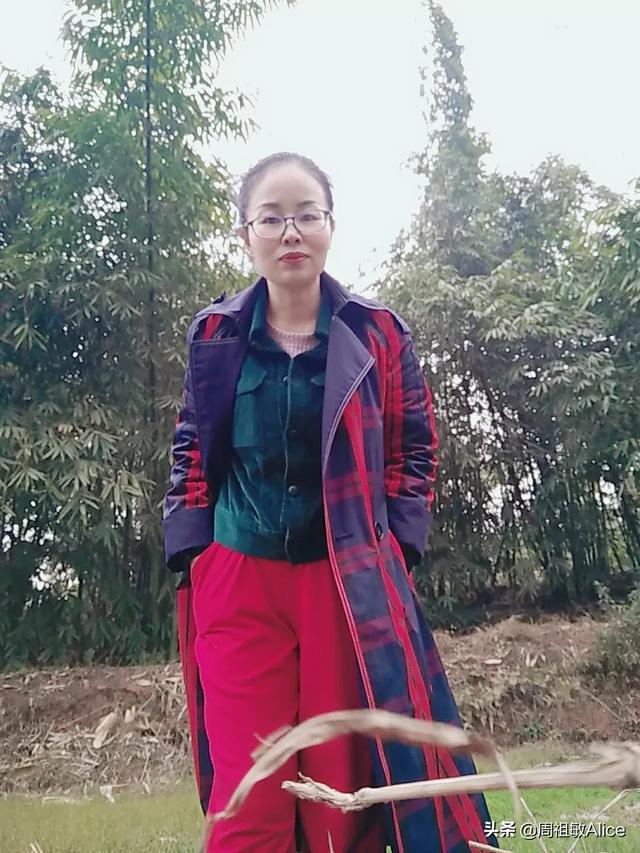 红配绿赛狗屁是什么意思，有没有人喜欢红配绿的穿搭晒晒你们的图