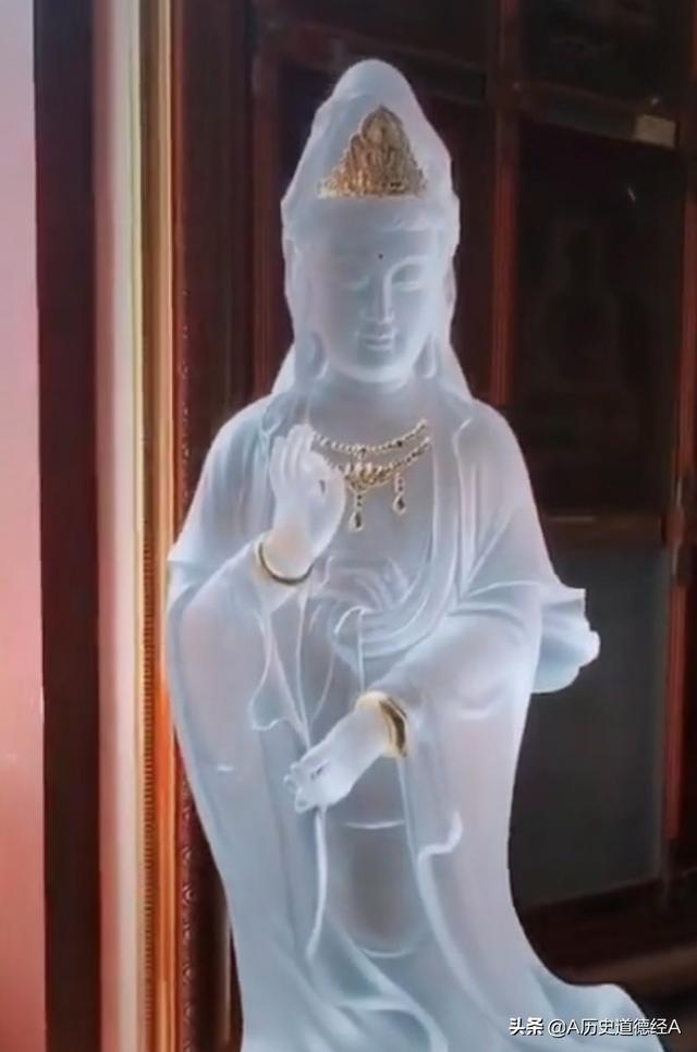 观音菩萨是男是女:西游记中的菩萨究竟是男是女