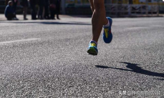 温州市实验中学灵异事件:学生戴口罩跑步导致猝死，疫情期间运动到底要不要戴口罩？