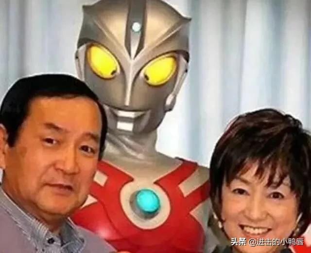 筱原凉子:奥特曼和人间体同框的话，哪一对的形象最贴切