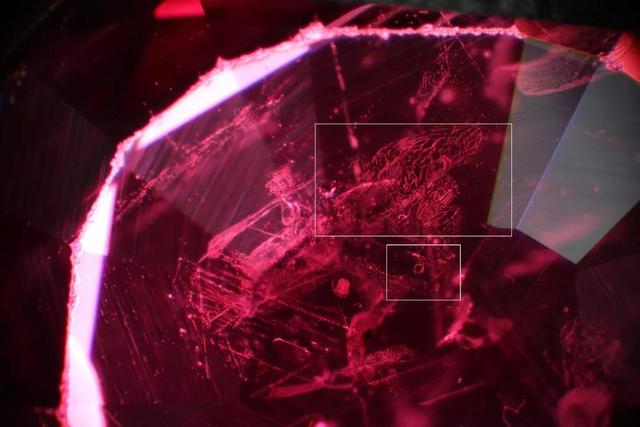 最简单鉴定红宝石的真假,怎样鉴别红宝石有烧还是无烧？