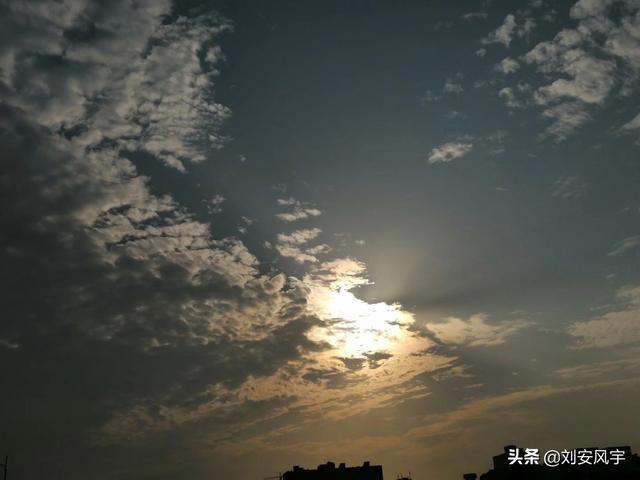 阳光乐观的微信名 逝水流年:男人心目中什么样的<a href=https://maguai.com/list/40-0-0.html target=_blank class=infotextkey>美女</a>才算完美(男人心中最完美的生肖女)
