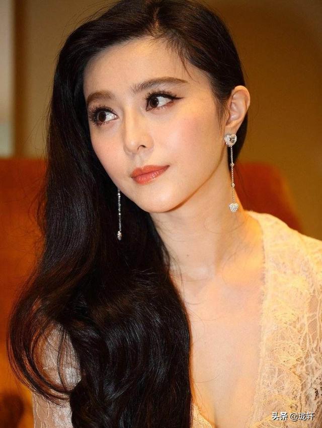 范冰冰龙袍装:李冰冰有什么代表作吗？为什么在好莱坞知名度那么高？