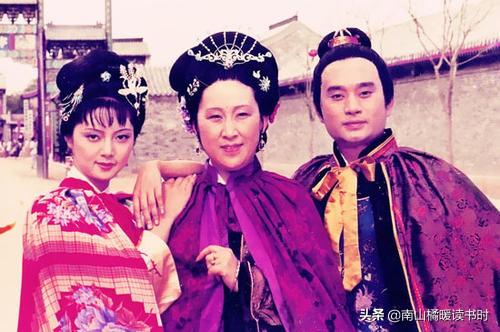 薛家强:薛姨妈住姐姐王夫人家那么久，同在京城的嫂子怎么不来看顾？