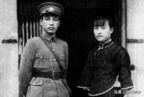 蒋英李双江40岁照片:李双江和蒋大为谁唱的最好听？