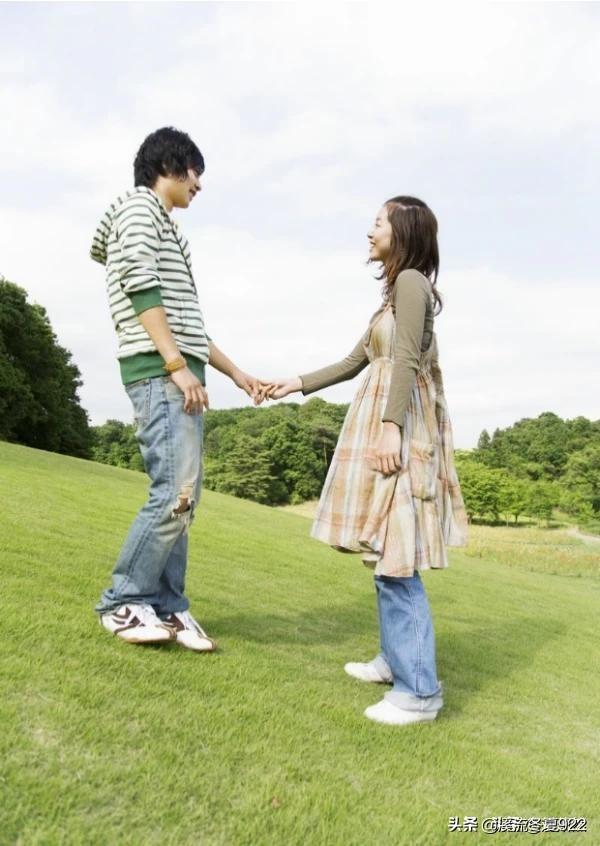 为什么一些年轻女孩子和男孩子都爱找有钱的大叔大妈结婚呢？他们的结合真有感情吗？
