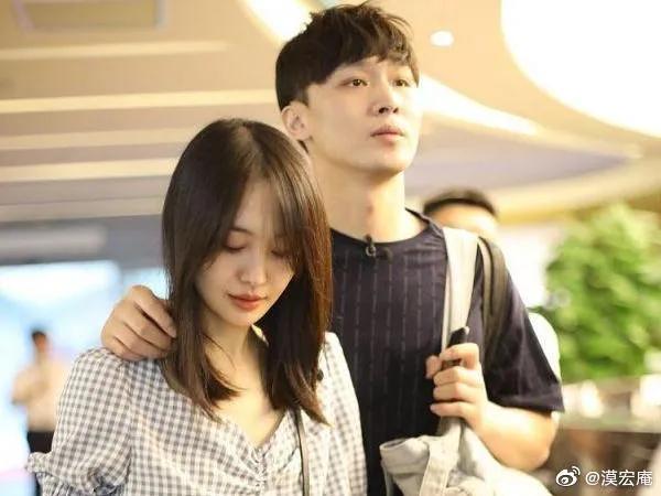 闫凤娇不雅照完整版:在QQ空间看见老婆婚前与初恋男友搂在一起的照片，你会生气吗？