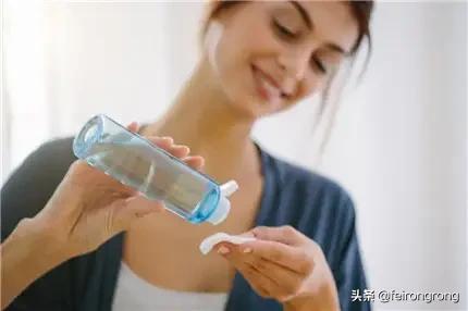 化妆水是不是爽肤水:化妆水和爽肤水什么区别有什么作用