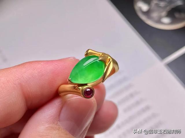 和田玉手镯70000元图片,在网上买了个六七百的手镯怎么觉得有点假？