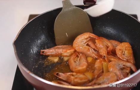 您喜欢油焖大虾还是清煮大虾做法是什么