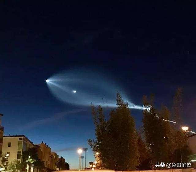 美军飞行员遇UFO:你觉得美国核潜艇撞到的不明物体有没有可能是UFO