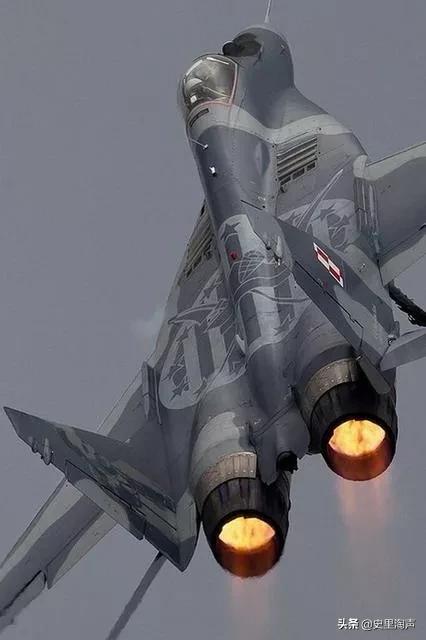 美军飞行员遇UFO:苏联军队飞行员驾驶米格29叛逃美国，飞行员后来的生活怎么样了