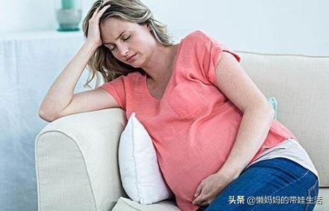 大腿肚内侧黑紫图:怀孕七个月，肚脐里面有黑泥，可以挖出来吗？