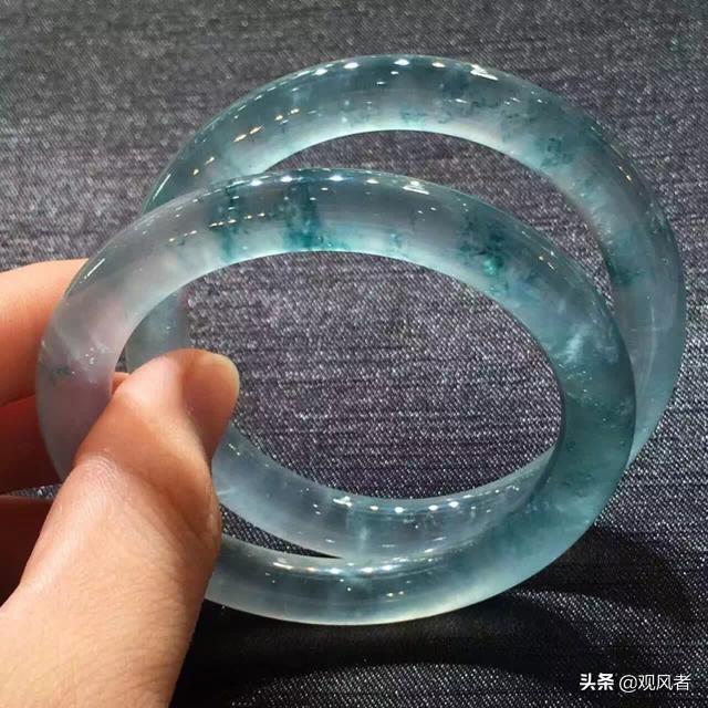 一般顾客买翡翠会问什么问题,挑选翡翠有哪些技巧？如何区分？