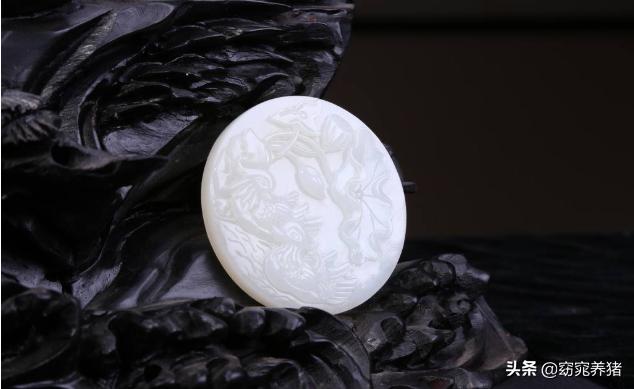 如何识别玉的真假,怎么鉴别玉的真假？有什么小技巧么？