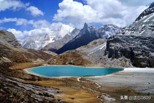 好想背起行囊去一个陌生的地方旅行，离开纷扰的世俗圈，你有吗