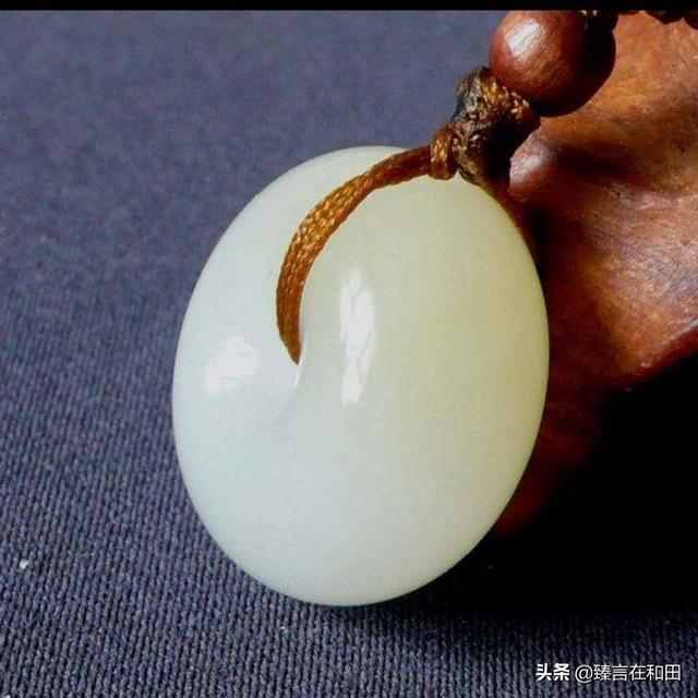 女人和田玉戴什么图案好,送礼送和田玉合适吗？有哪些礼物值得推荐？