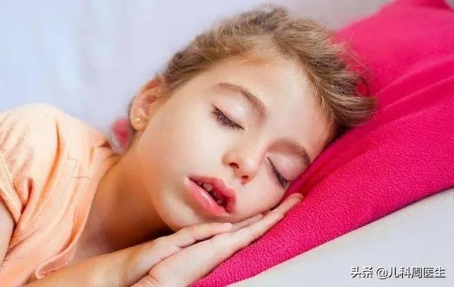 我家姑娘今年四岁睡觉总是用嘴呼吸上嘴唇上翻请问大家这个问题要怎么